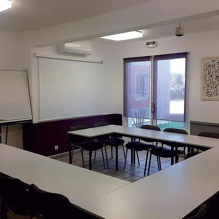 Hotel Contact Le Sud Montpellier Aeroport Parc Expo Arena 2*