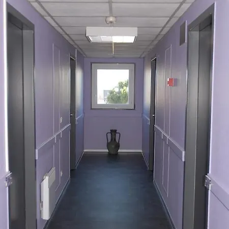Hotel Contact Le Sud Montpellier Aeroport Parc Expo Arena 2*
