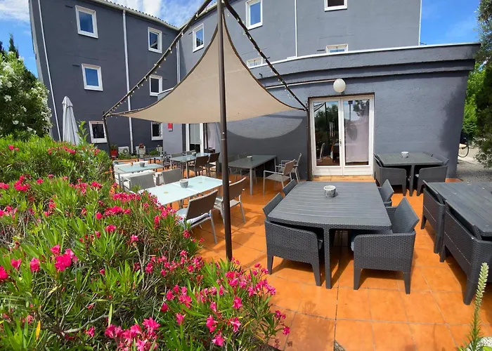 Hotel Contact Le Sud Montpellier Aeroport Parc Expo Arena 2*
