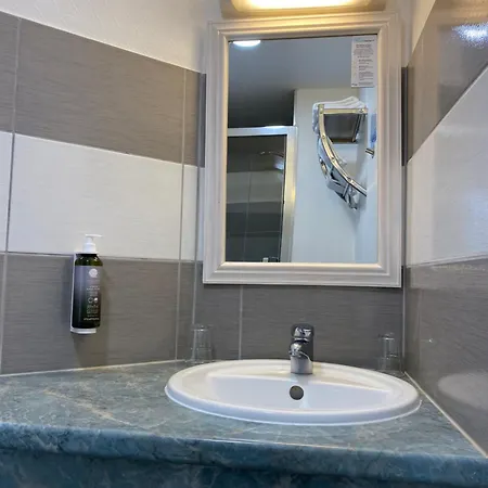 Hotel Contact Le Sud Montpellier Aeroport Parc Expo Arena